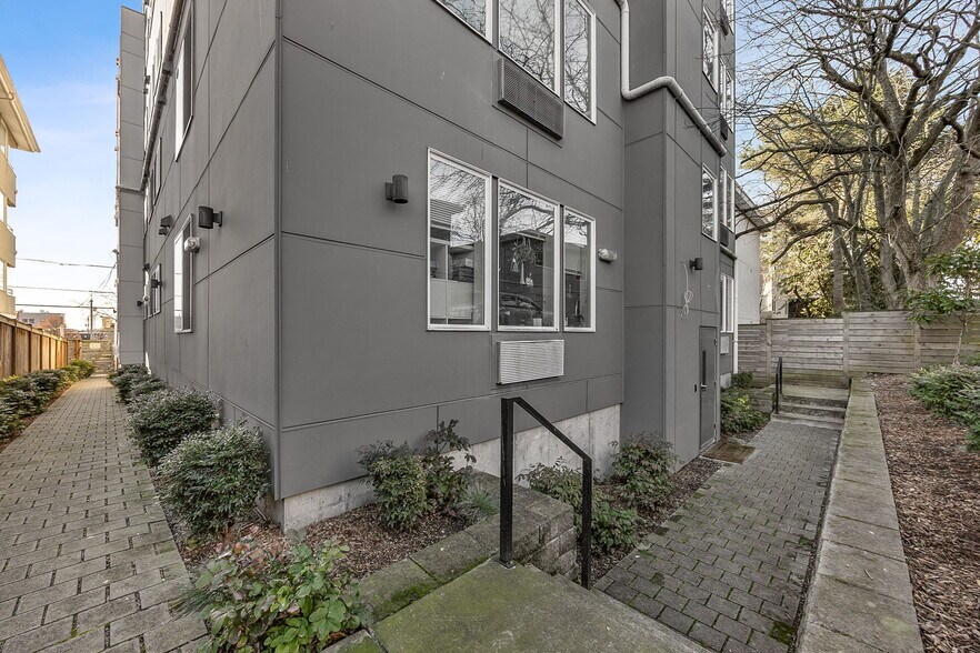 More Photos Of 2226 NW 58th St, Seattle Apartments For Sale