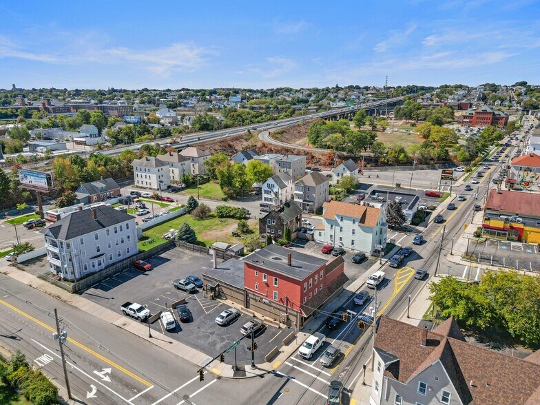 More Photos Of 218 Coggeshall St, New Bedford Storefront Retail Residential For Sale