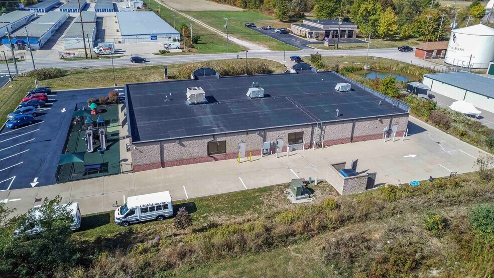 More Photos Of 941 Center Rd, Avon Freestanding For Sale