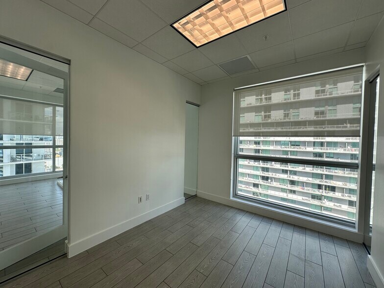 More Photos Of 175 SW 7th St, Miami Medical For Lease