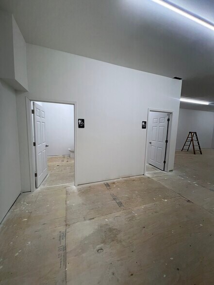 More Photos Of 11412 S Michigan Ave, Chicago Storefront For Lease
