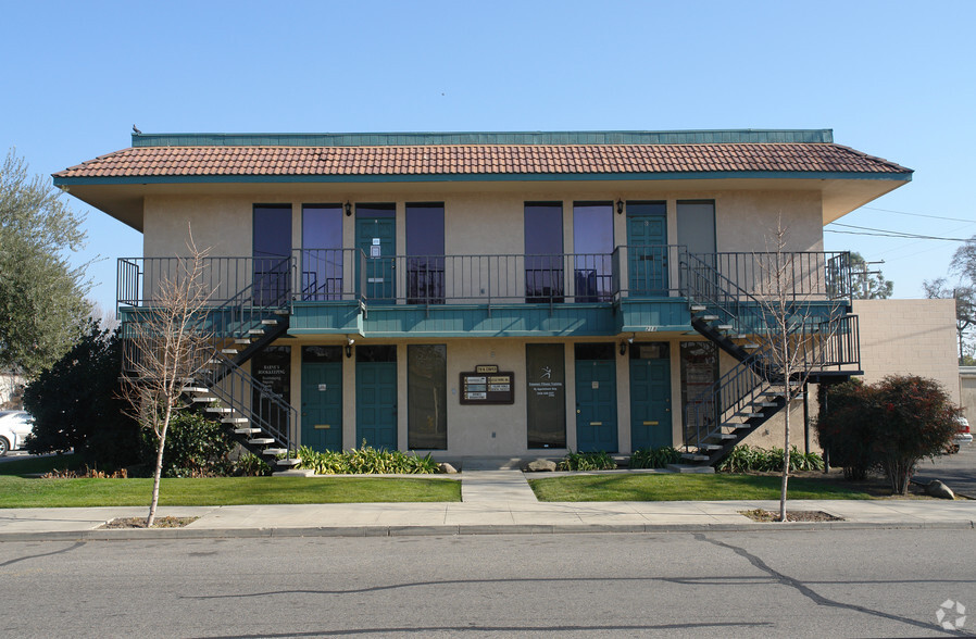 Primary Photo Of 218 N Conyer St, Visalia Office For Lease