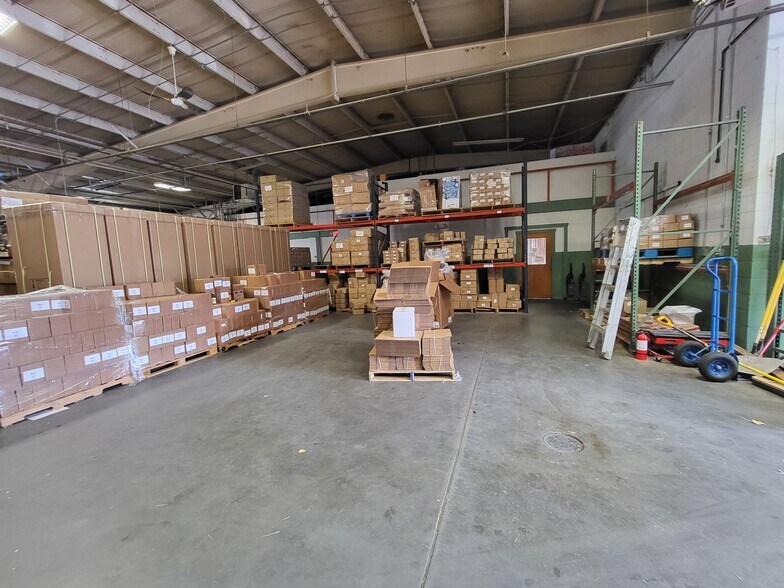 More Photos Of 516 Adele Ave, Joplin Distribution For Sale