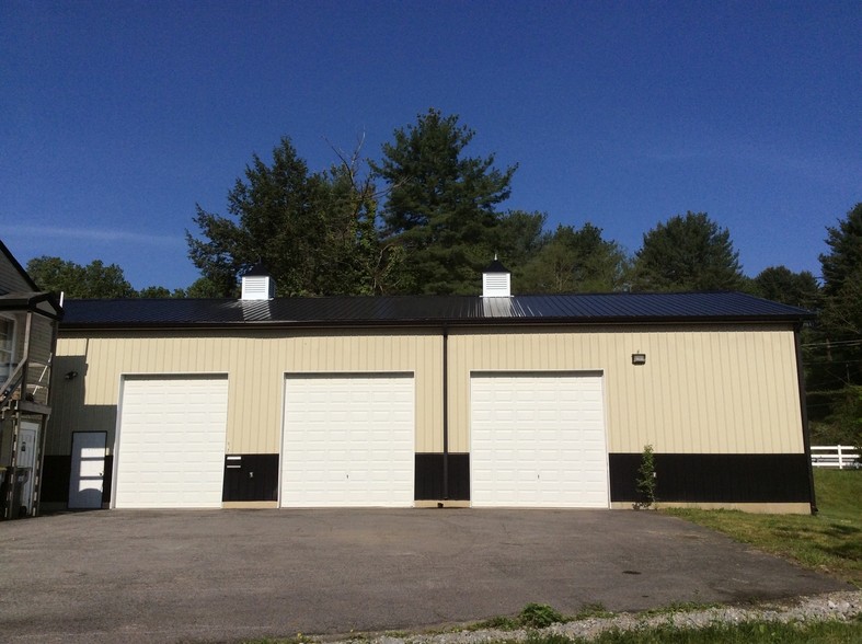 Primary Photo Of 1070 Yorklyn Rd, Hockessin Warehouse For Lease