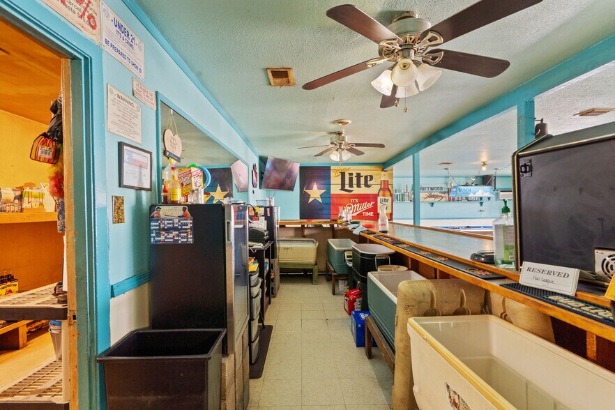 More Photos Of 12605 Highway 6, Santa Fe Bar For Sale
