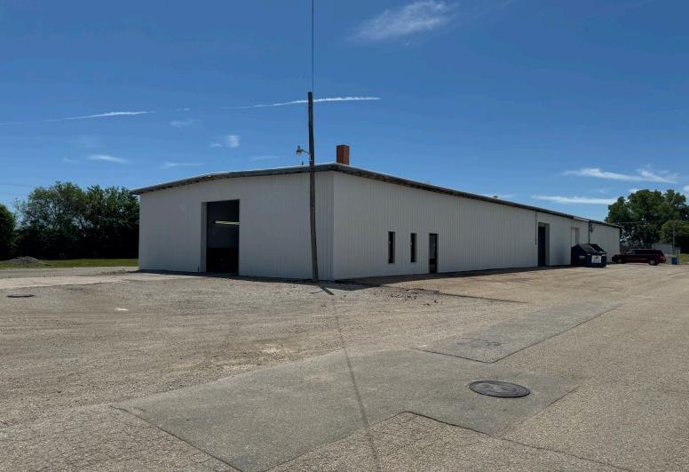 More Photos Of 7215 SW Topeka Blvd, Topeka Warehouse For Lease
