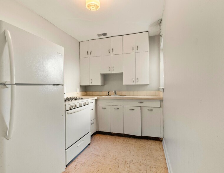 More Photos Of 924 State St, Bettendorf Multifamily For Sale