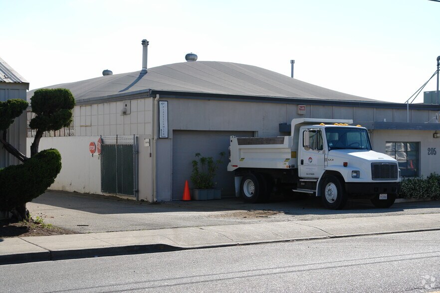 More Photos Of 205 Old County Rd, San Carlos Service For Lease