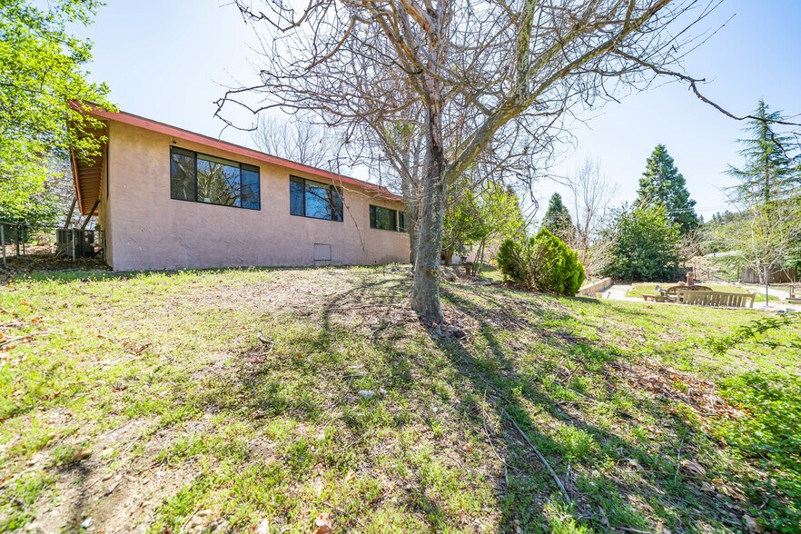 More Photos Of 11550 Raspberry Ln, Oak Glen Specialty For Sale