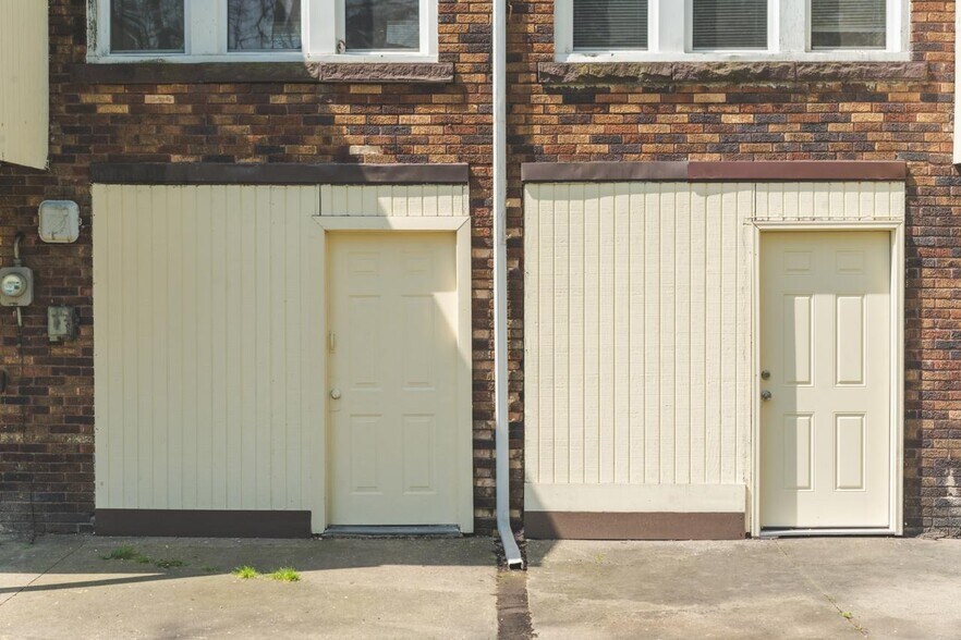 More Photos Of 25 Maynard Ct, Pontiac Apartments For Sale