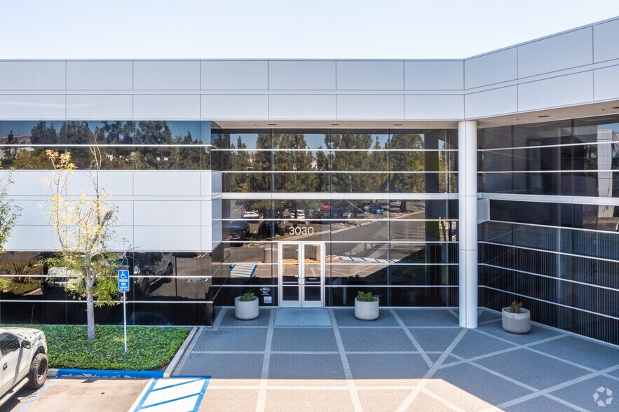 More Photos Of 3010-3070 Saturn St, Brea Unknown For Lease