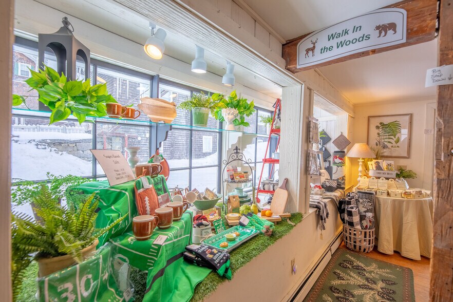 More Photos Of 16 West Main St, Wilmington General Retail For Sale