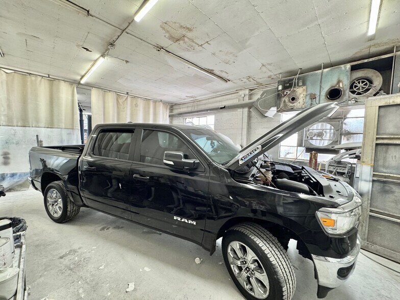 More Photos Of 1959 New York Ave, Huntington Station Auto Repair For Sale