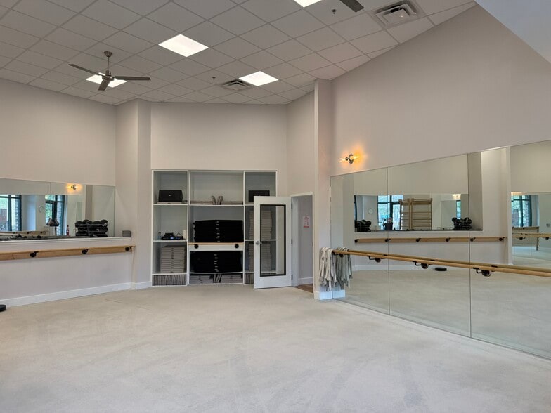 More Photos Of 211 River Landing Dr, Daniel Island Apartments For Lease