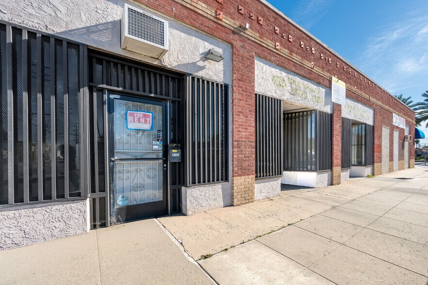 More Photos Of 2313 S Atlantic Blvd, Commerce Freestanding For Lease