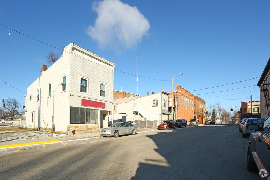 Primary Photo Of , Hudson General Retail For Sale