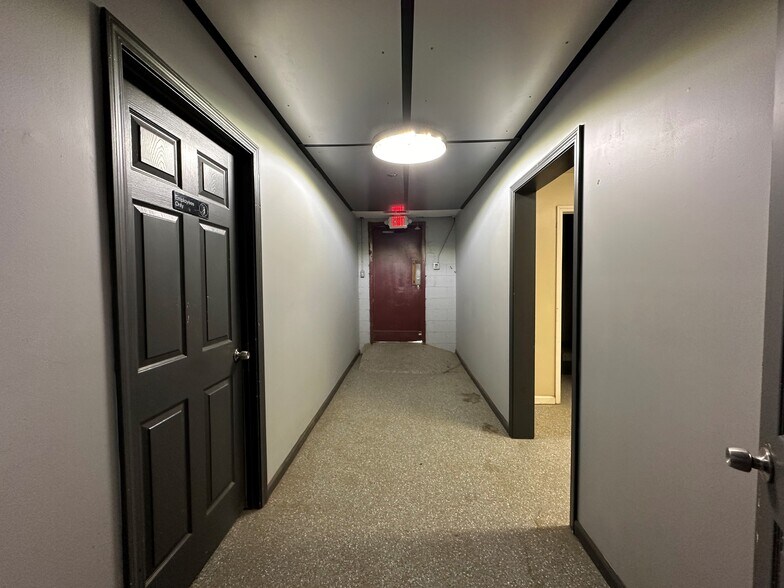 More Photos Of 100 Aiken St, Cartersville Manufacturing For Lease