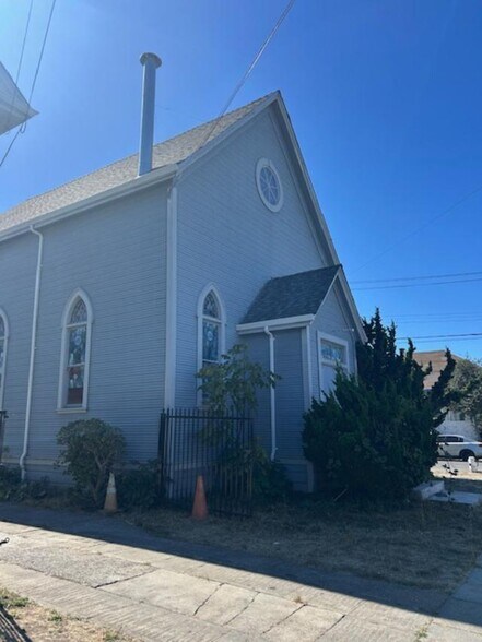 More Photos Of 1700 84th Ave, Oakland Specialty For Sale