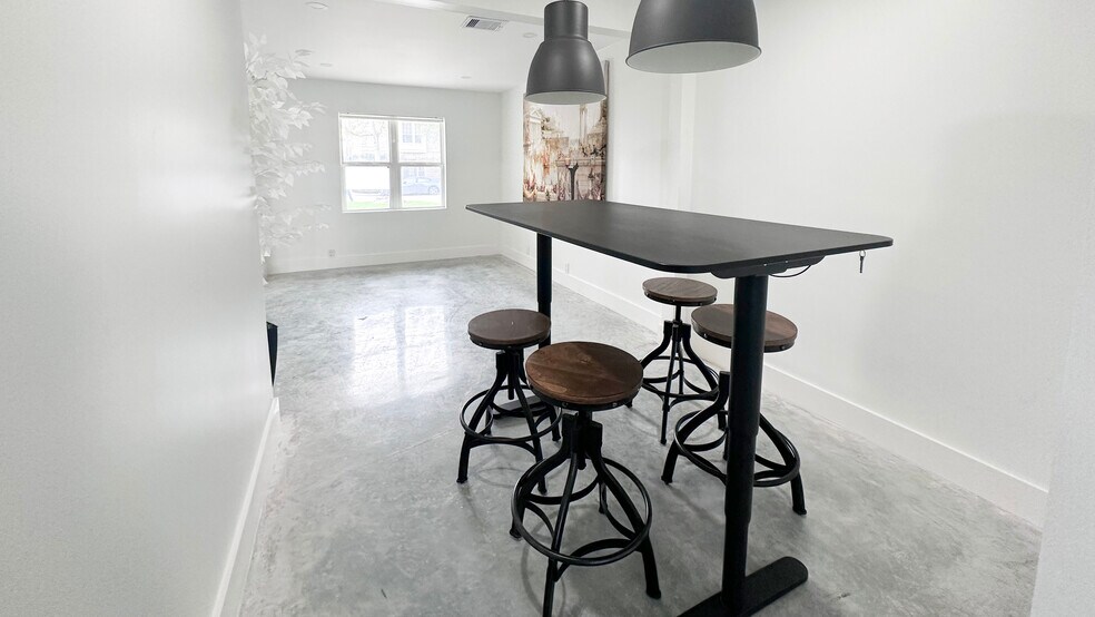More Photos Of 4738 W. Alabama, Houston Loft Creative Space For Lease
