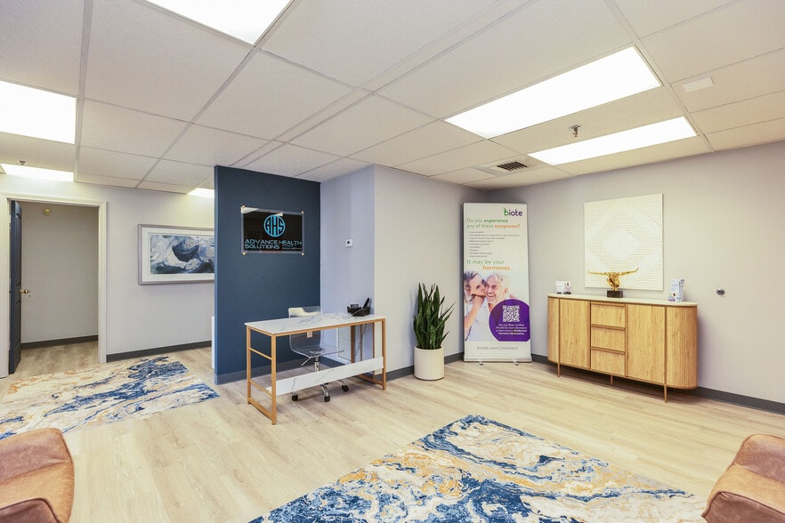 More Photos Of 254 N Broadway, Salem Storefront Retail Office For Sale