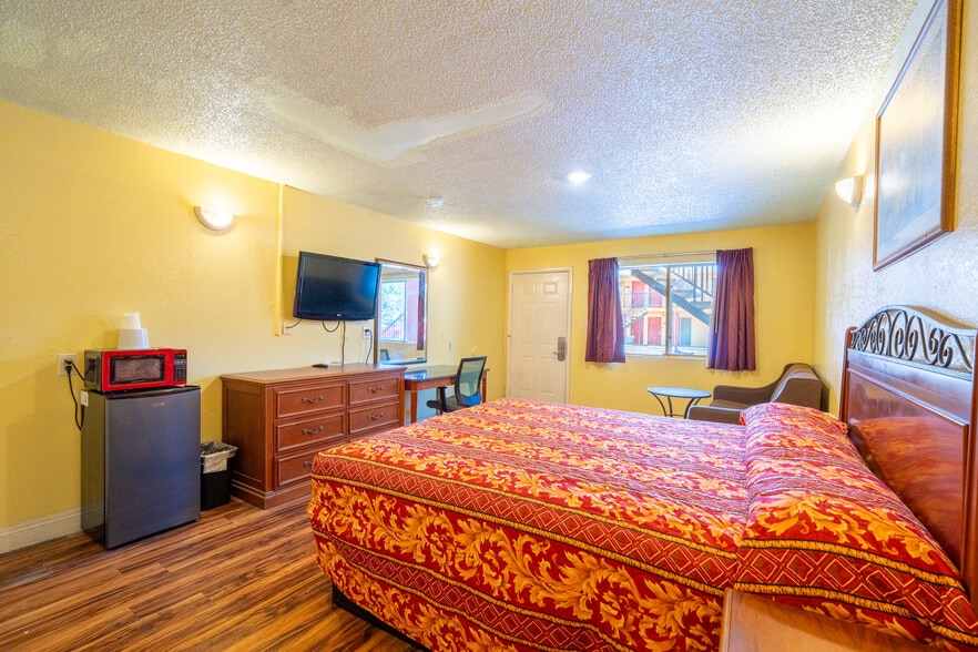 More Photos Of 9515 Folsom Blvd, Sacramento Hotel For Sale