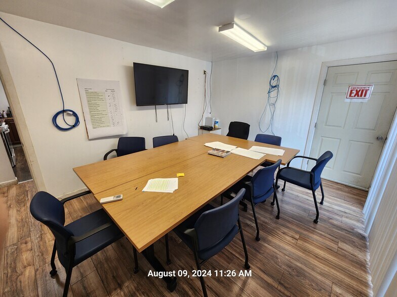 More Photos Of 653 Mapunapuna St, Honolulu Warehouse For Lease