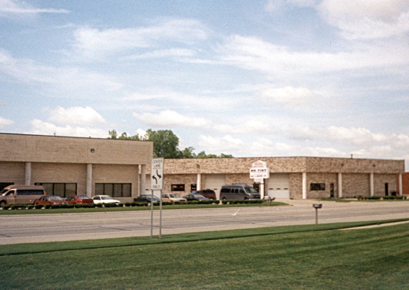 Primary Photo Of 43917-43939 N Groesbeck Hwy, Clinton Township Manufacturing For Lease