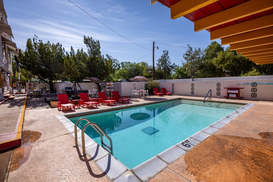 More Photos Of 166 S 400 E, Moab Hotel For Sale