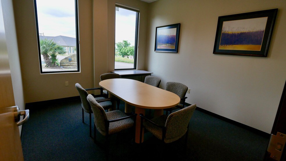 More Photos Of 1002 Marble Heights Dr, Marble Falls Medical For Lease