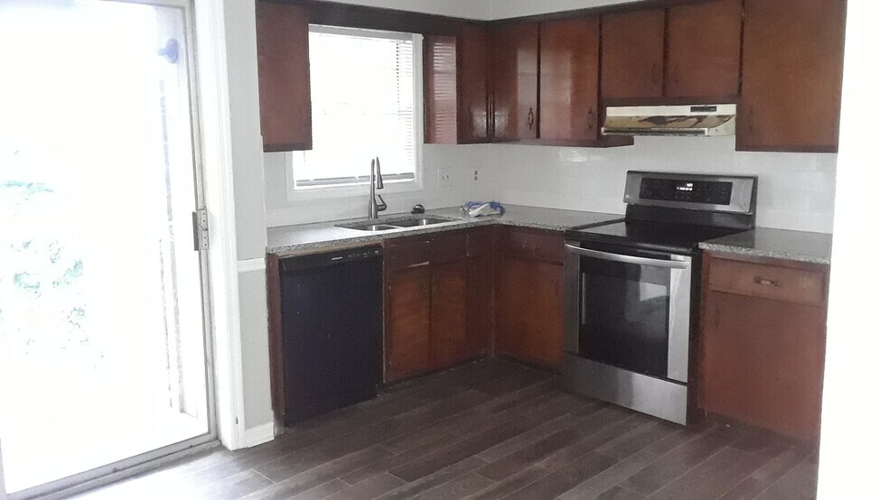 More Photos Of 323 S King Ave, Pine Mountain Apartments For Sale