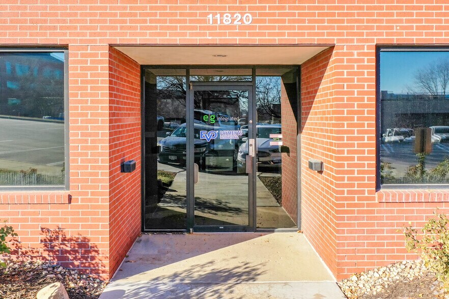 More Photos Of 11820-11830 Nicholas St, Omaha Office For Lease