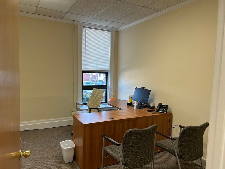 More Photos Of 35 Harvard St, Worcester Office For Lease