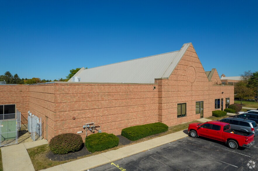 More Photos Of 235-241 W Schrock Rd, Westerville Office For Lease