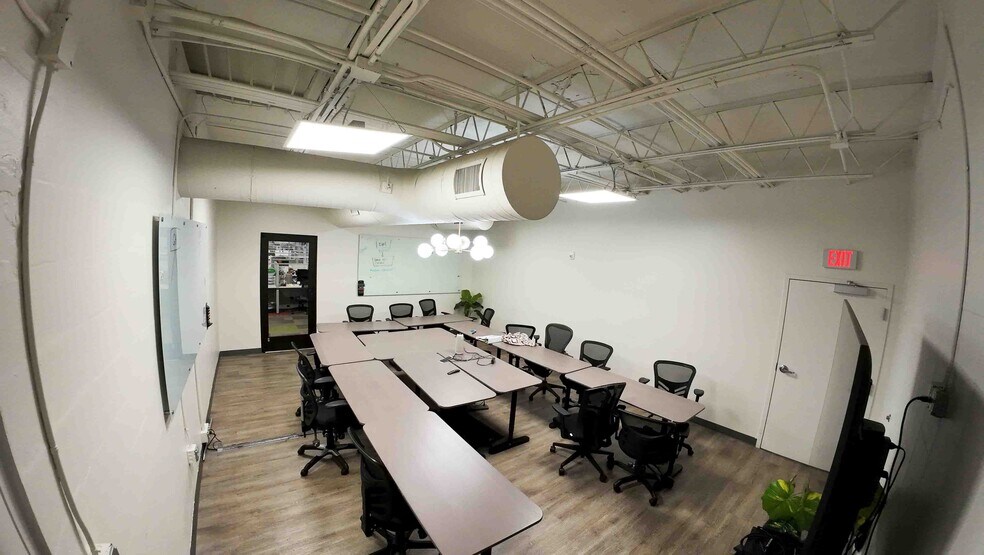 More Photos Of 7490 N 36th St, Pinellas Park Loft Creative Space For Lease