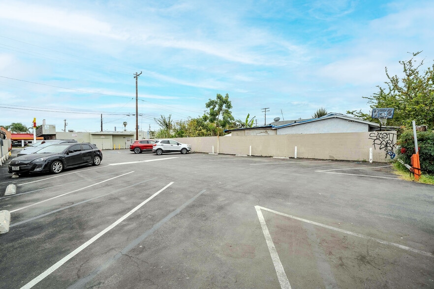 More Photos Of , Norwalk General Retail For Sale