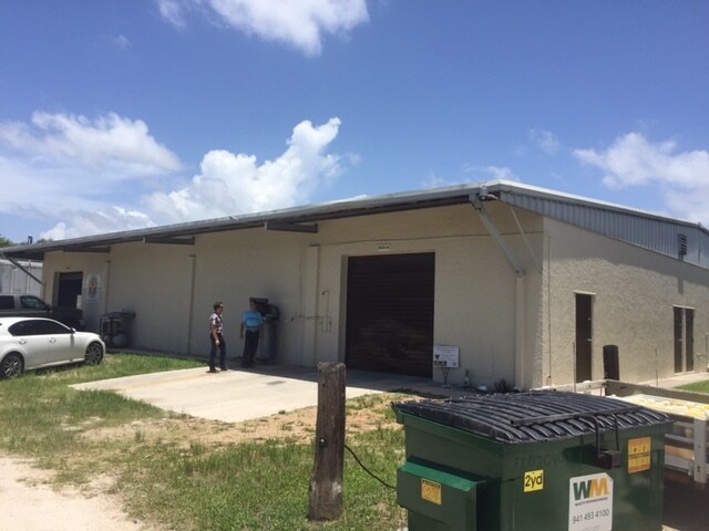 More Photos Of 860 S River Rd, Englewood Warehouse For Lease