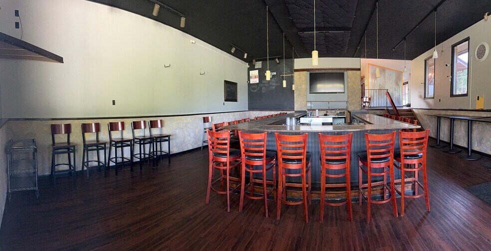 More Photos Of 12318 State Highway 18, Conneaut Lake Freestanding For Lease