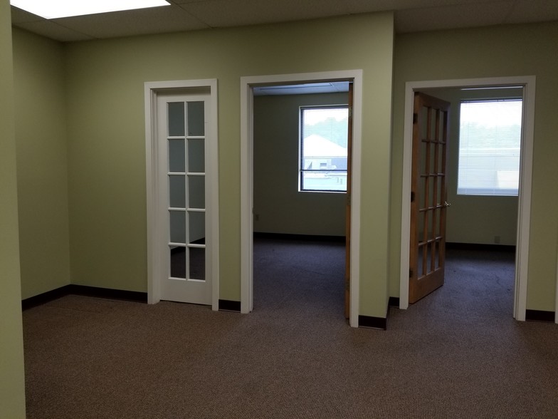 More Photos Of 1901-2009 Black Rock Tpke, Fairfield Unknown For Lease