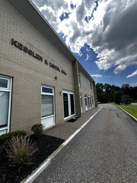 More Photos Of 910 Middle Country Rd, Selden Office For Lease