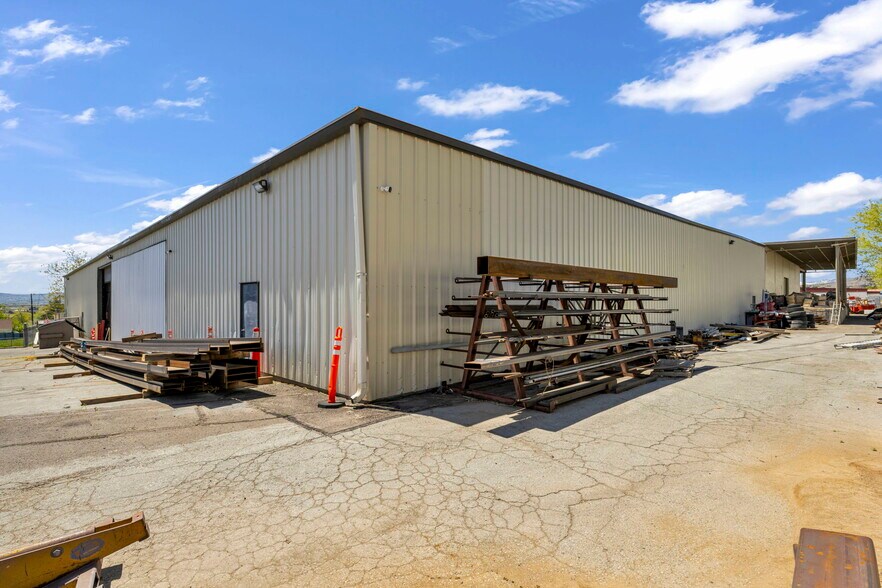 More Photos Of 1955 Timber Way, Reno Warehouse For Lease
