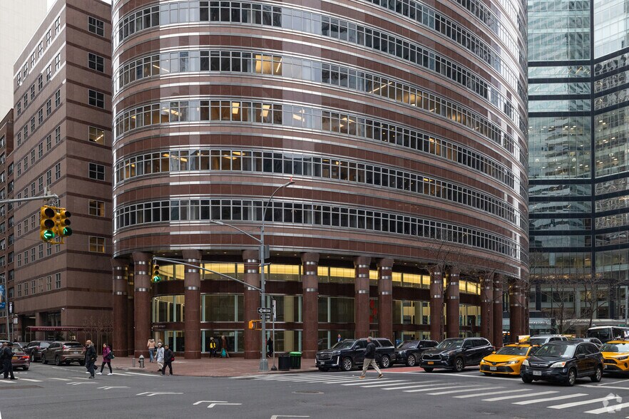 More Photos Of 885 Third Ave, New York Office For Lease