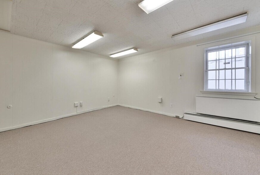 More Photos Of 808 Bethlehem Pike, Glenside Office For Sale