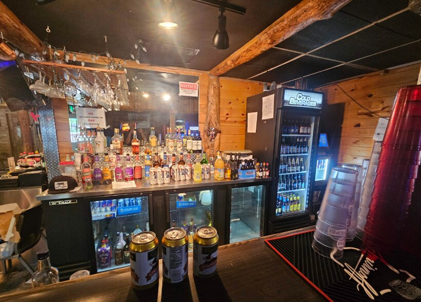 More Photos Of 1401 Laurel Ave, Whitewood Restaurant For Sale
