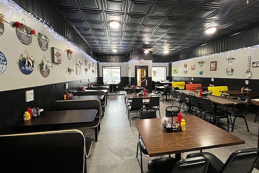 More Photos Of 105 Johnson Ave N, Fosston Storefront For Sale