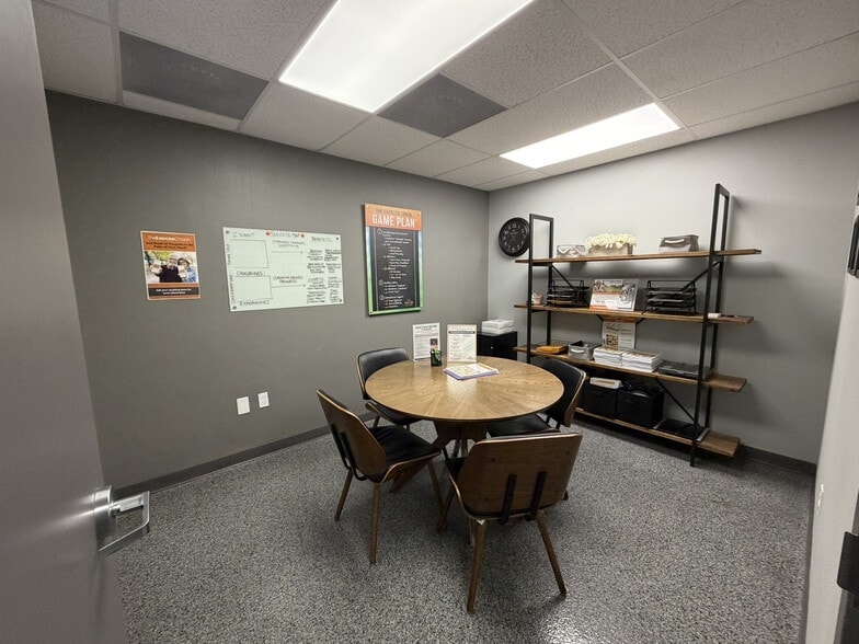 More Photos Of 4333 S Tamiami Trl, Sarasota Unknown For Lease