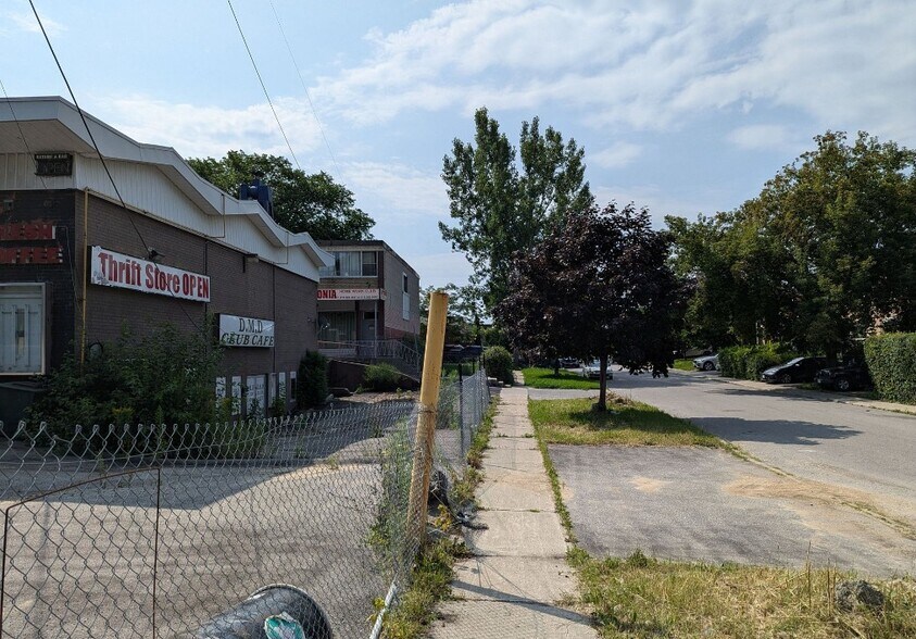 More Photos Of 3537 St Clair Ave E, Toronto General Retail For Sale