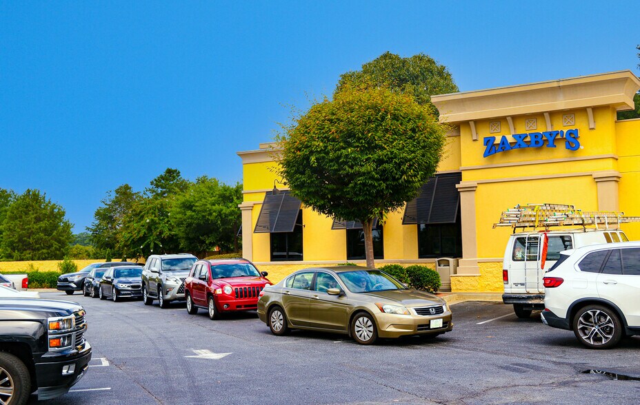 More Photos Of 750 NE Johnson Ferry Rd, Marietta Fast Food For Sale