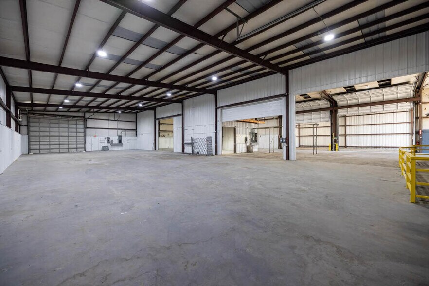 More Photos Of 23609 W Hardy Rd, Spring Warehouse For Lease