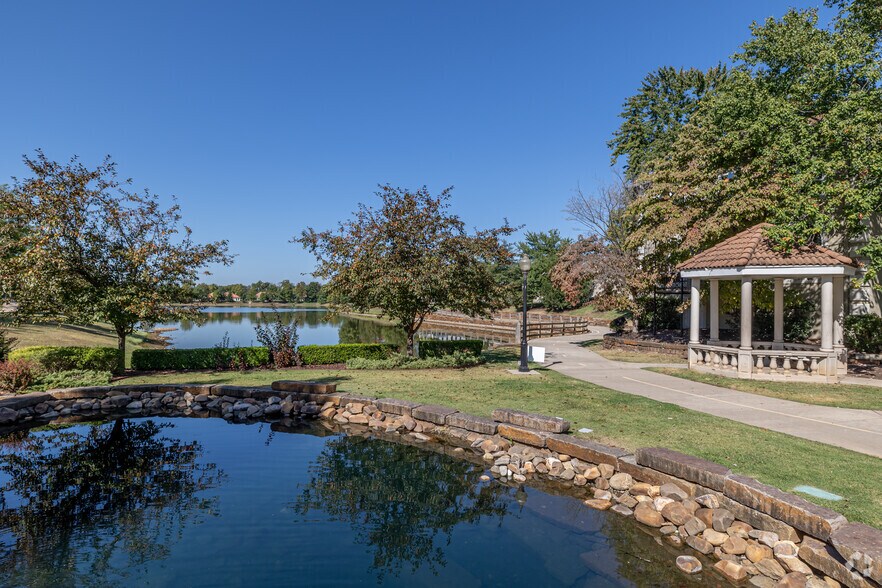 More Photos Of 5212 Village Pky, Rogers Unknown For Lease