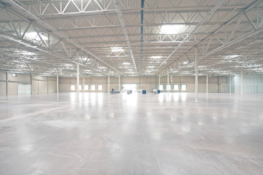 More Photos Of 5638 Transportation Blvd, Garfield Heights Warehouse For Lease